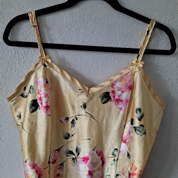 Delicates Yellow Floral Night Slip - Picture 2 of 6